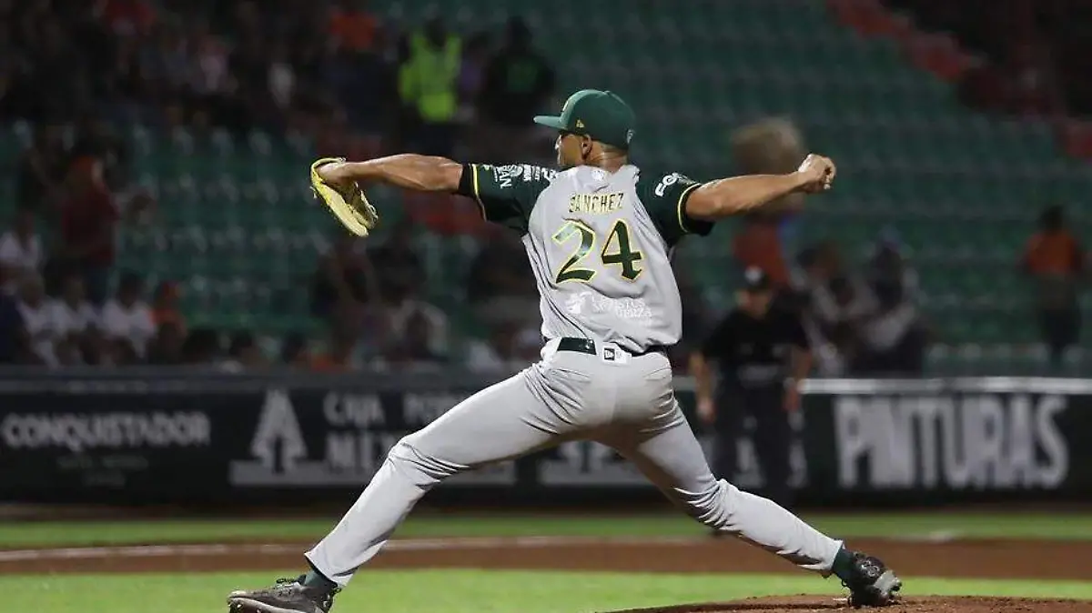 Carlos Martínez rompió el empate a tres carreras